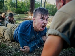 "Молодые бойцы растут быстро": арабское издание рассказало о буднях детского лагеря неонацистского "Азова" под Киевом