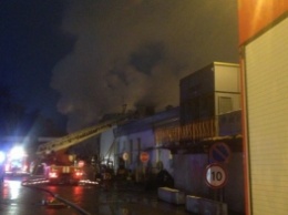 В Москве 8 пожарных пропали без вести, во время тушения пожара на складе