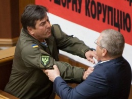 Не только Парасюк. Лучшие драки украинских политиков за последние полгода