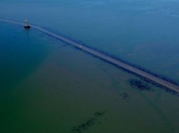 Эта дорога дважды в день оказывается под водой