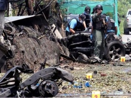 В Таиланде при взрыве дорожной бомбы погибли трое полицейских