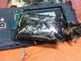 Смартфон Samsung загорелся во время полета в самолете