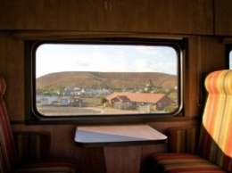 Китайская корпорация представила "волшебные" окна для пассажирских поездов
