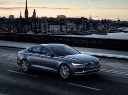 В Сети появились "живые" изображения Volvo S90L