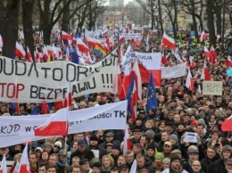 В Варшаве протестовали против "Польши по модели Путина"