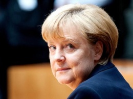 Меркель призвала высылать из ЕС беженцев, которым не дали убежища