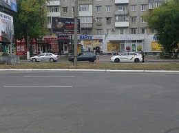 В Кременчуге возле McDonalds произошло ДТП: столкнулось две легковушки (ФОТО)