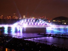 В Москве покажут лазерную проекцию Крымского моста