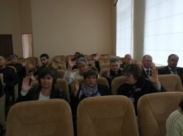 Депутаты Покровка (Красноармейска) выделили деньги на ликвидацию стихийных свалок, на замену окон и на насосную станцию