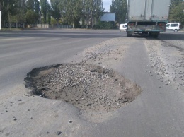 В патрульной полиции предупредили водителей об опасных выбоинах на дорогах Николаева