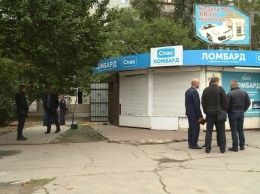 Опубликованы фото с места ограбления ломбарда в Запорожье