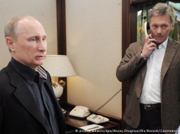 Песков назвал "спекуляциями" материалы о связях Путина с бизнесом