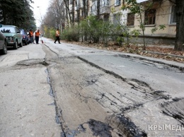 В Симферополе не могут завершить ремонт дорог из-за отсутствия денег