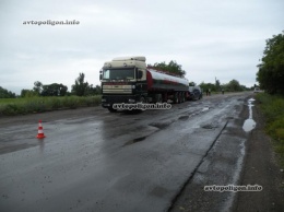 ДТП на Николаевщине: Mercedes Vito врезался в прицеп-цистерну грузовика - пострадали 5 человек. ФОТО