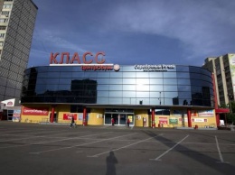 Возле одного из супермаркетов Харькова прогремел взрыв