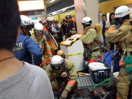 В Токио 9 человек пожаловались на кашель и боль в горле из-за едкого запаха на железнодорожной станции
