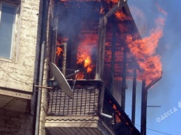 Крупный пожар в Одесской области уничтожил балконы дома на трех этажах