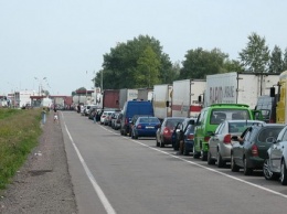 На границе с Польшей в очередях застряли 710 автомобилей - ГПСУ