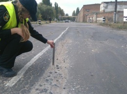 Патрульные вместе с представителями горсовета проверили состояние железнодорожных переездов в Николаеве