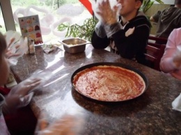 В Северодонецке состоялся детский мастер-класс по приготовлению пиццы