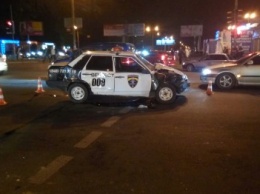 В Одессе спецавтомобиль охраны попал в серьезное ДТП (ФОТО)