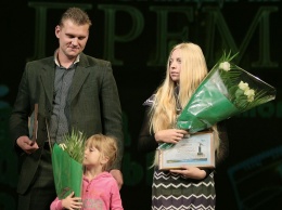 Запорожская зоозащитница потратит выигранную премию на памятник маме
