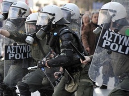 Греческая полиция применила слезоточивый газ против протестующих пенсионеров
