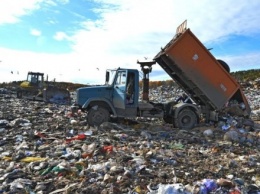 Более 200 т бытового мусора привезли из Львова в Винницкую область, активисты заблокировали фуры