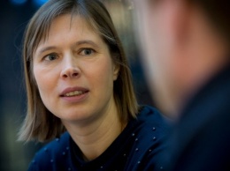 Президентом Эстонии впервые стала женщина: безальтернативная победа на выборах