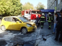 Вчера в Херсоне днем подожгли автомобиль