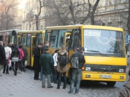 В Одессе маршрутчик на ходу выронил пассажирку (ОПРОС)