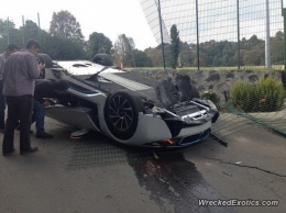 Упс! Автожурналист разбил новый BMW i8 во время тест-драйва