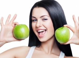 Ученые: Одно спелое яблоко в день может защитить от рака и инфаркта