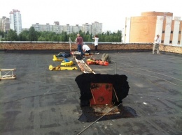 В Киеве во время демонтажа антенны мобильной связи пострадали три человека
