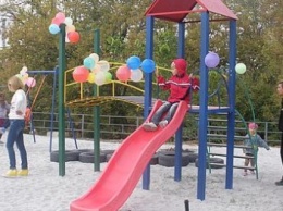 В Кропивницком появилась новая детская площадка