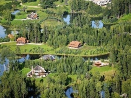 Латвийский миллионер выкупл 3000 гектаров леса и построил настоящий рай на Земле