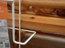 Одесситы жалуются на тараканов в хлебном отделе одного из магазинов «Сильпо»