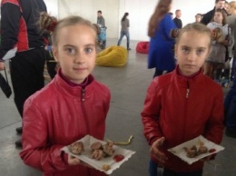 Фестиваль уличной еды в Мариуполе. Посетители ушли голодными (ФОТО)