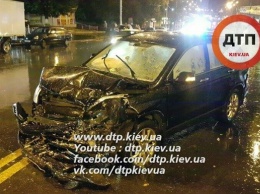 В Киеве водитель Volvo разбил шесть машин (ВИДЕО)
