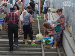 Пока в Симферополе процветает стихийная торговля, на городских рынках пустует почти 700 торговых мест