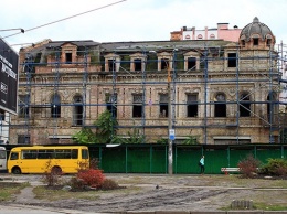 Прокуратура Киева через суд требует вернуть в коммунальную собственность "дом Новикова" на Подоле