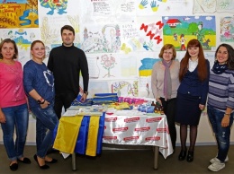 Защитникам Украины передали подарки и детские письма в зону АТО
