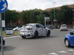 В Сети появились шпионские фото кроссовера Alfa Romeo Stelvio