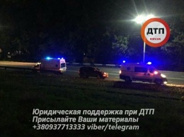 В Киеве пассажирский поезд насмерть сбил мужчину, перебегавшего через пути