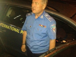 В Киеве пьяный генерал устроил аварию и цирк одновременно