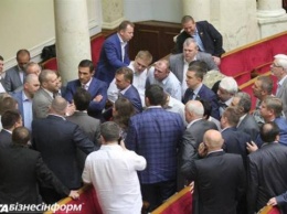 Депутаты в пятницу не смогли принять ни одного закона - СМИ