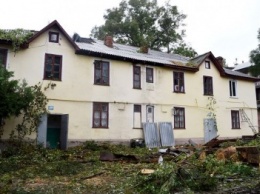 Последствия стихийного бедствия в одном из домов Черноморска: факты и вымысел (фото)