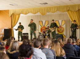 Студенты и школьники Луганска будут слушать ансамбль "Новороссия" (ФОТО)