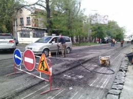 В Одессе ремонтируют улицу Посмитного: перекрыт участок от Аркадии до Тенистой