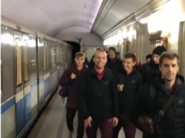Футболисты "Спартака" во избежание московских пробок добрались до гостиницы на метро